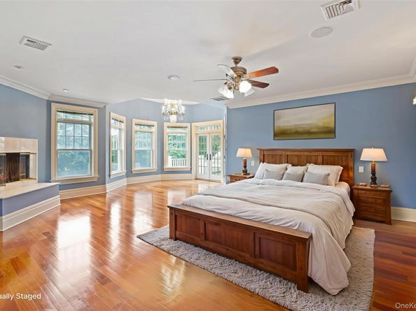 52 Brushy Neck Ln, Westhampton NY 11977