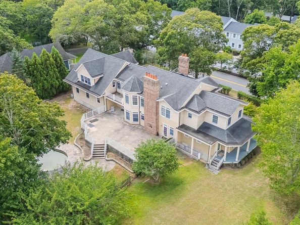 52 Brushy Neck Ln, Westhampton NY 11977