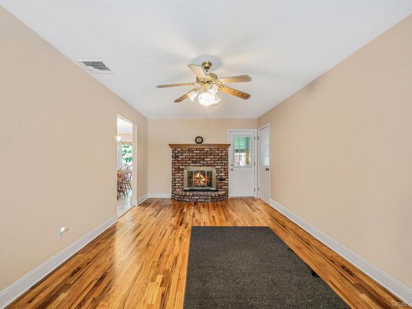 39 Robinhood Lane, East Setauket NY 11733