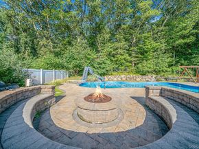 39 Robinhood Lane, East Setauket NY 11733