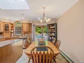 39 Robinhood Lane, East Setauket NY 11733