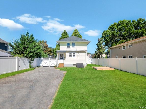 2780 Natta Boulevard, Bellmore NY 11710