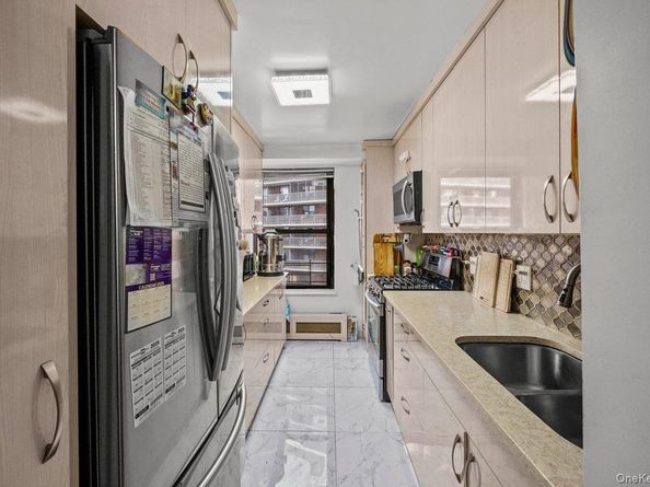 6135 98th Street 8D, Rego Park NY 11374
