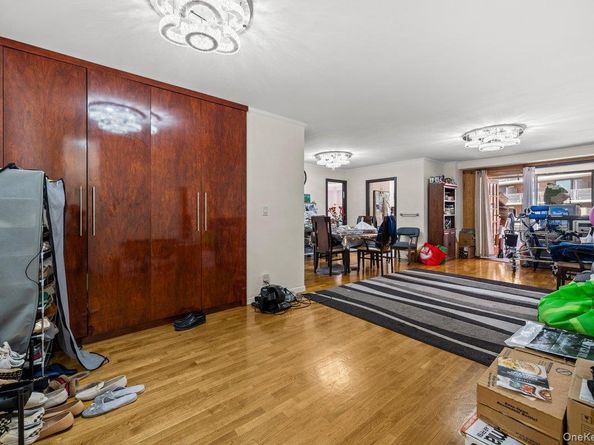 6135 98th Street 8D, Rego Park NY 11374