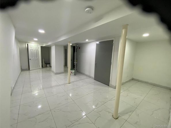 9114 110, Richmond Hill NY 11418