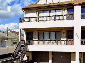 639 E Broadway