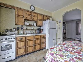 35 Vernon Street, Plainview NY 11803