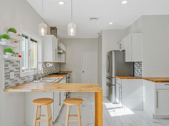 3 Embassy Road, Selden NY 11784