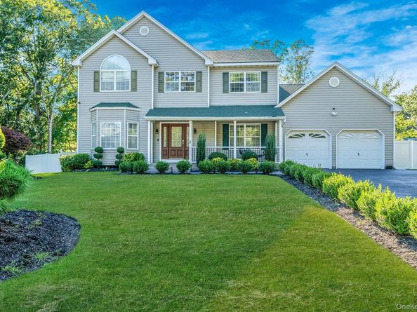 3 Embassy Road, Selden NY 11784