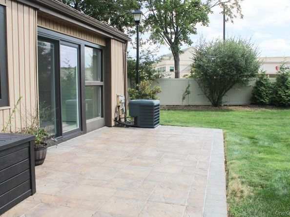 25 Strathmore Gate Drive, Stony Brook NY 11790