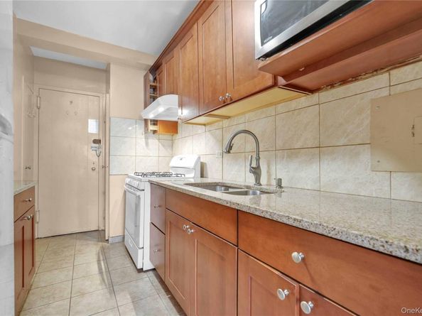6 Fordham Hill Oval 11G, Bronx NY 10468