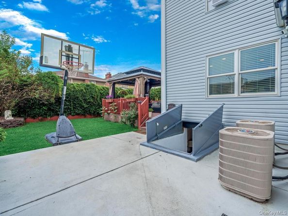 151 Atlantic Avenue, Carle Place NY 11514