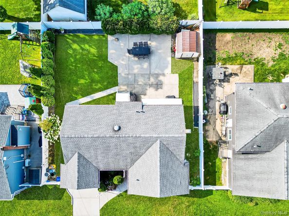176 N Elm Street, Massapequa NY 11758