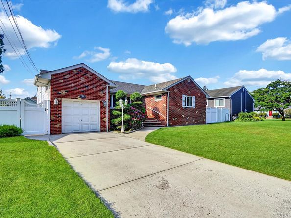 176 N Elm Street, Massapequa NY 11758