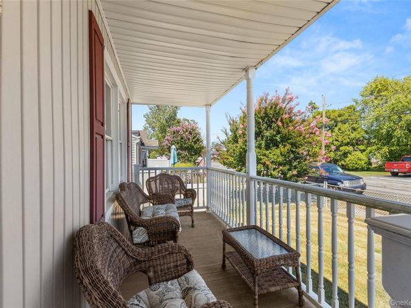 66 Inlet Drive, Lindenhurst NY 11757