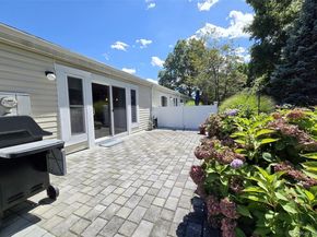 106 Cabot Court W 106, Saint James NY 11780