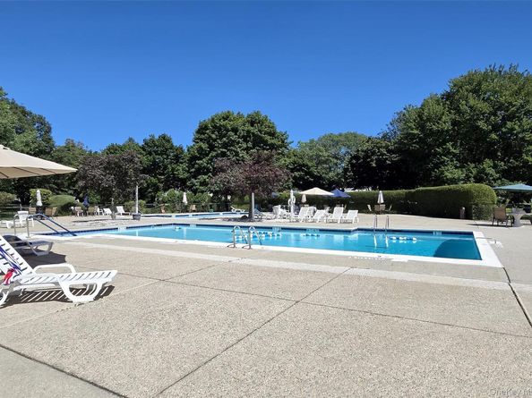 106 Cabot Court W 106, Saint James NY 11780