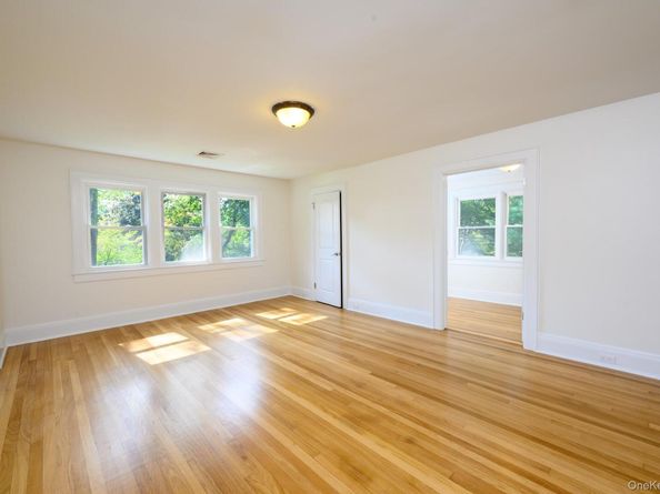 15 Ranger Place, New Rochelle NY 10804