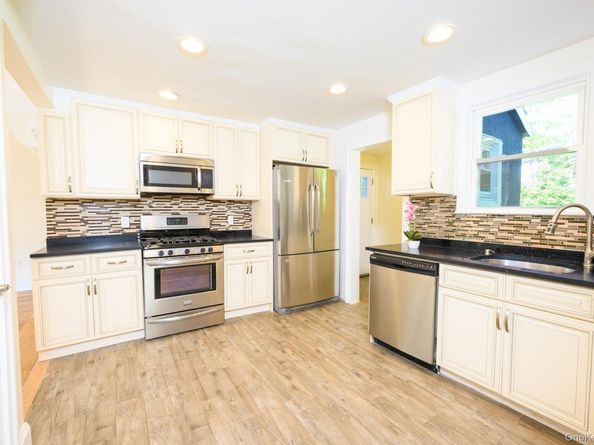 15 Ranger Place, New Rochelle NY 10804