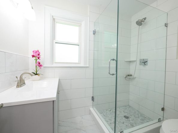 15 Ranger Place, New Rochelle NY 10804