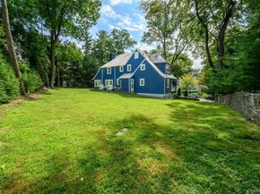 15 Ranger Place, New Rochelle NY 10804