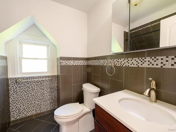 15 Ranger Place, New Rochelle NY 10804