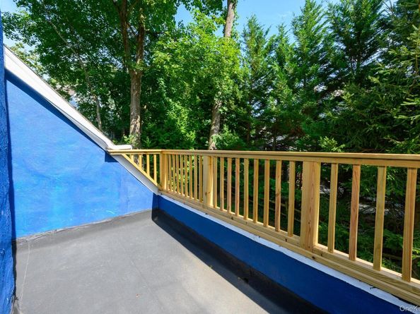 15 Ranger Place, New Rochelle NY 10804