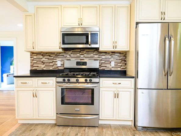 15 Ranger Place, New Rochelle NY 10804