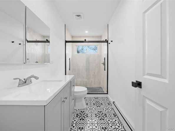 61 Lincoln Avenue, Deer Park NY 11729