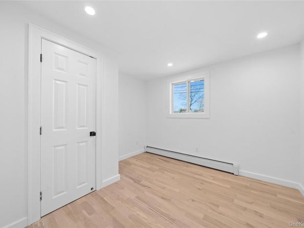 61 Lincoln Avenue, Deer Park NY 11729