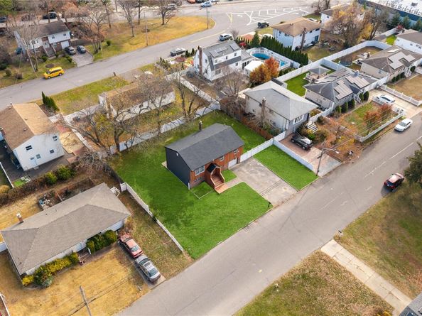 61 Lincoln Avenue, Deer Park NY 11729