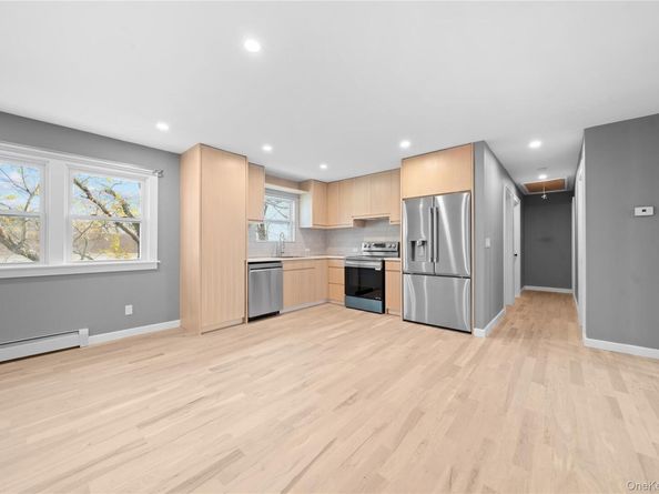 61 Lincoln Avenue, Deer Park NY 11729