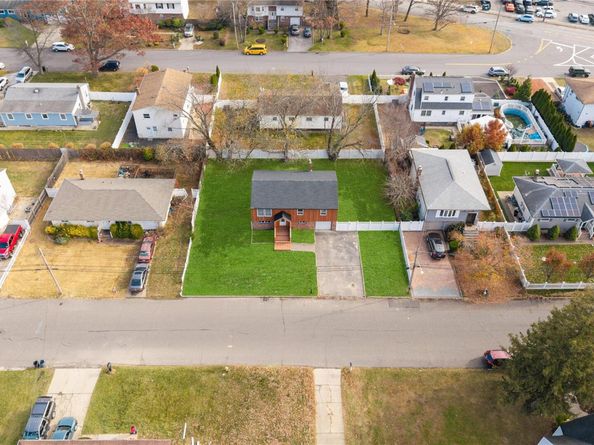 61 Lincoln Avenue, Deer Park NY 11729