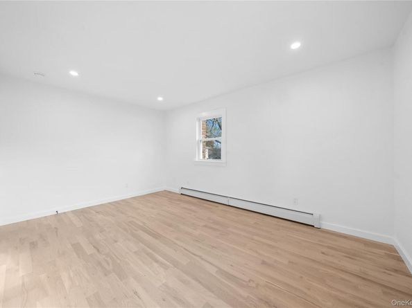 61 Lincoln Avenue, Deer Park NY 11729