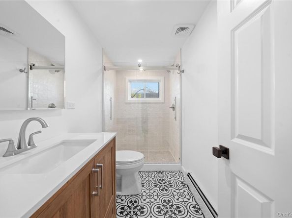 61 Lincoln Avenue, Deer Park NY 11729