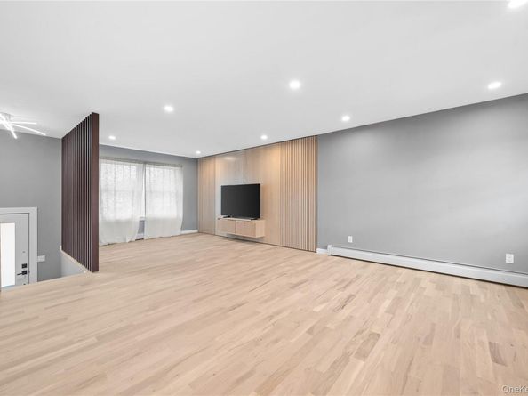 61 Lincoln Avenue, Deer Park NY 11729