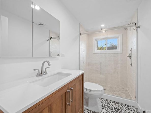 61 Lincoln Avenue, Deer Park NY 11729