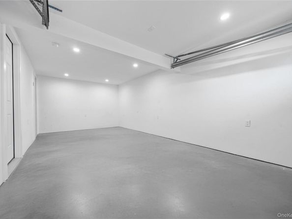 61 Lincoln Avenue, Deer Park NY 11729