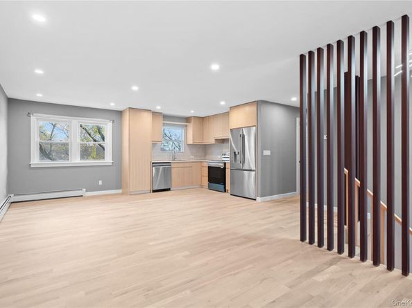 61 Lincoln Avenue, Deer Park NY 11729