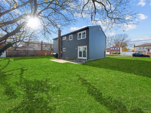 61 Lincoln Avenue, Deer Park NY 11729