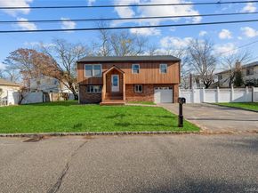 61 Lincoln Avenue, Deer Park NY 11729