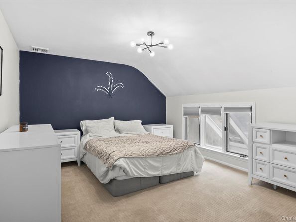 142 Landing Meadow Road, Smithtown NY 11787