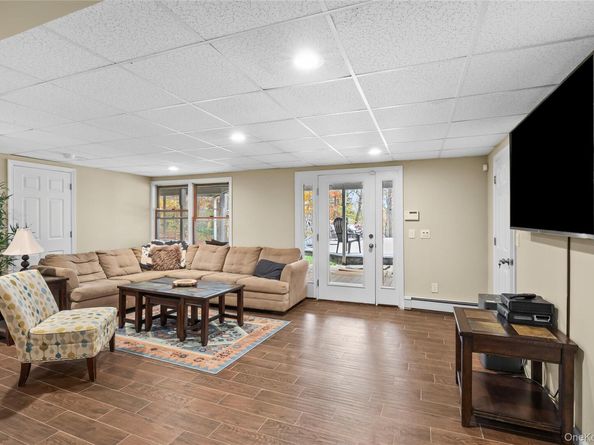 142 Landing Meadow Road, Smithtown NY 11787