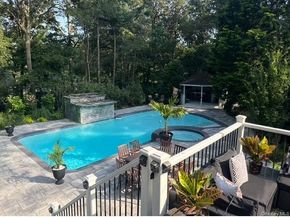 142 Landing Meadow Road, Smithtown NY 11787