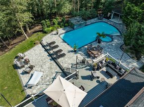 142 Landing Meadow Road, Smithtown NY 11787