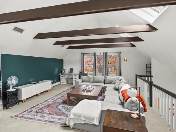 142 Landing Meadow Road, Smithtown NY 11787