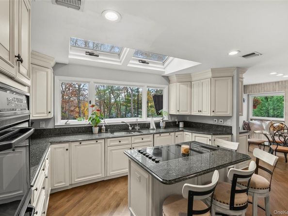 142 Landing Meadow Road, Smithtown NY 11787