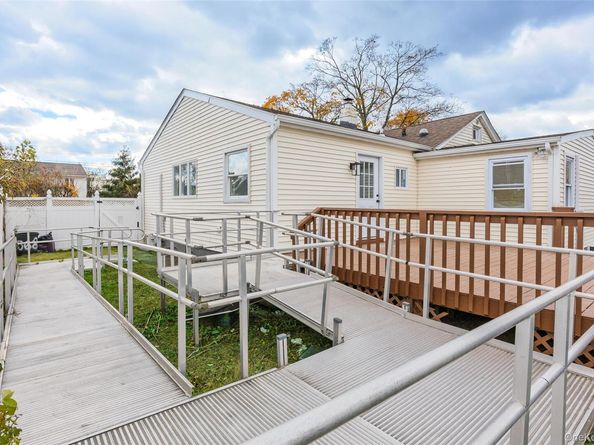 1568 7th Street, West Babylon NY 11704