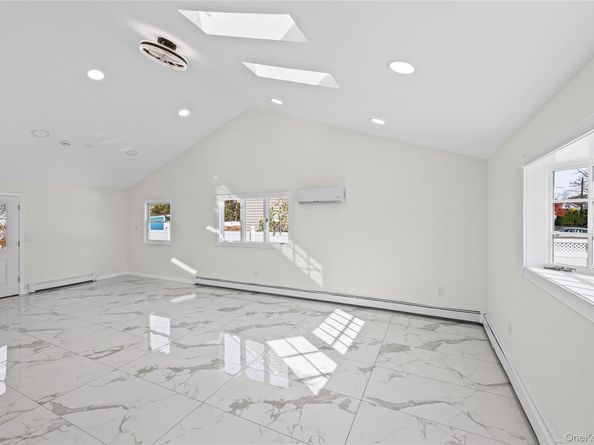 1568 7th Street, West Babylon NY 11704