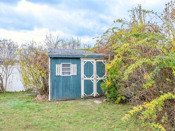 1568 7th Street, West Babylon NY 11704